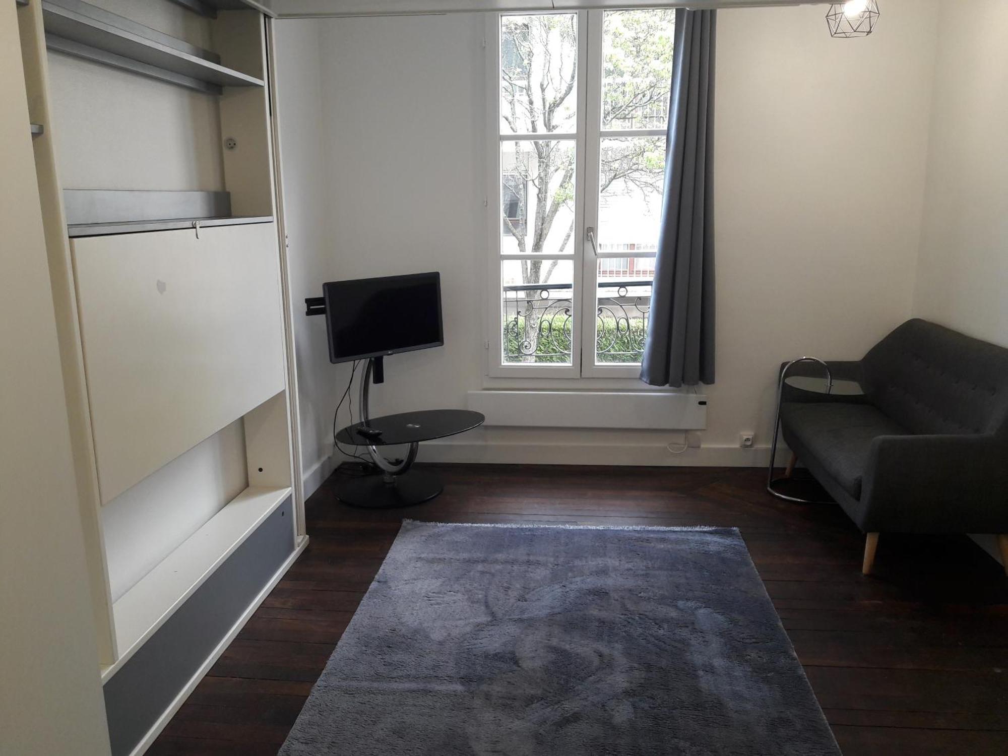 Studio Apartment